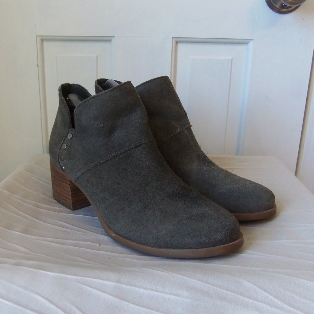 Koolaburra by Ugg Sofiya Booties Green sz 9